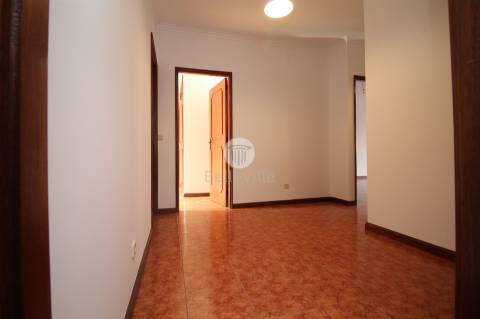 Apartamento T3 para arrendamento.