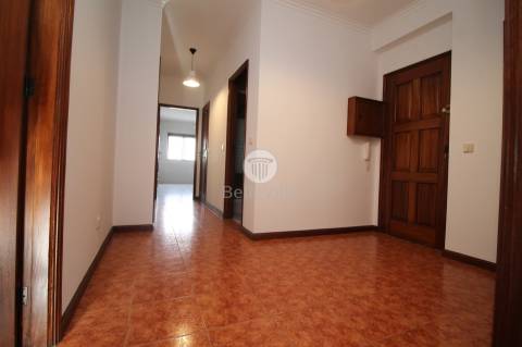 Apartamento T3 para arrendamento.