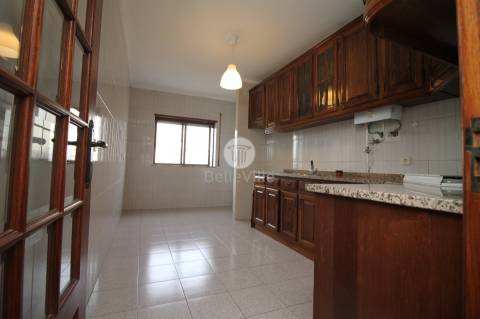 Apartamento T3 para arrendamento.