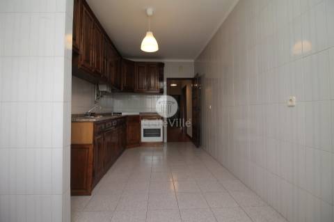 Apartamento T3 para arrendamento.