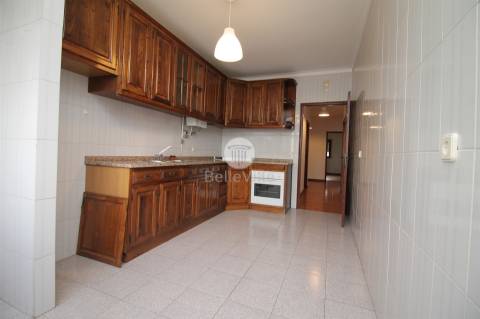 Apartamento T3 para arrendamento.