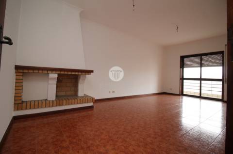 Apartamento T3 para arrendamento.