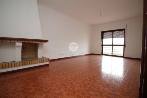 Apartamento T3 para arrendamento.