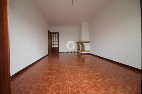 Apartamento T3 para arrendamento.