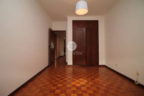 Apartamento T3 para arrendamento.