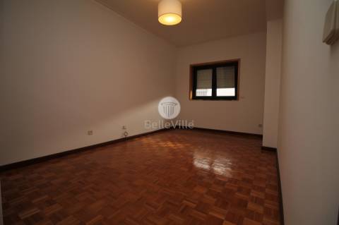 Apartamento T3 para arrendamento.