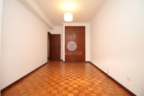 Apartamento T3 para arrendamento.