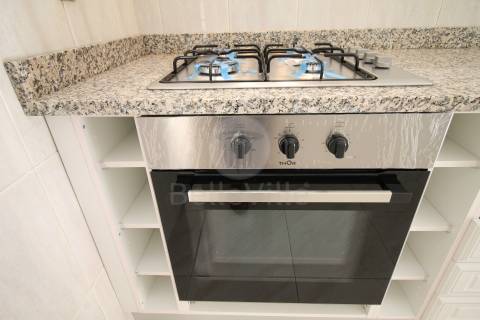 Apartamento T1+1, para arrendamento, com cozinha equipada, Maximinos