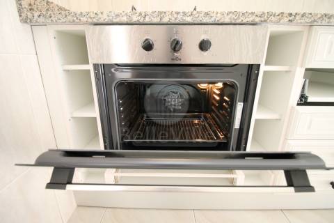 Apartamento T1+1, para arrendamento, com cozinha equipada, Maximinos