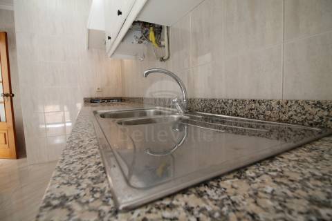Apartamento T1+1, para arrendamento, com cozinha equipada, Maximinos
