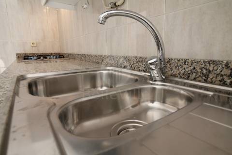 Apartamento T1+1, para arrendamento, com cozinha equipada, Maximinos