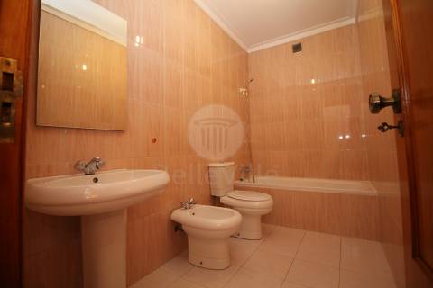 Apartamento T1+1, para arrendamento, com cozinha equipada, Maximinos