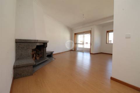 Apartamento T2 Arrendamento em Gualtar,Braga