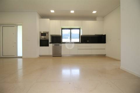 Moradia Individual, com área habitacional, com 212 m²