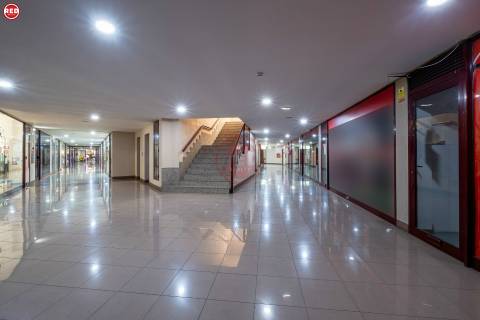 Loja com 280m2 no Espaço Comercial Aviadores