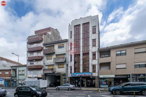 Loja com 280m2 no Espaço Comercial Aviadores