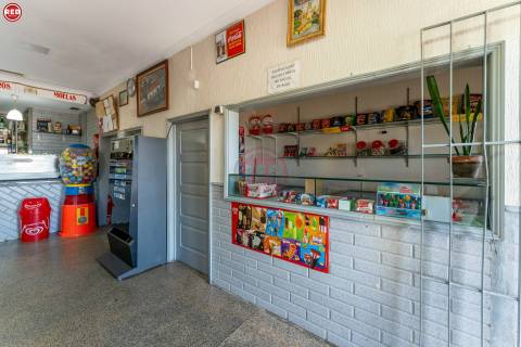 Restaurante para trespasse em frente à praia