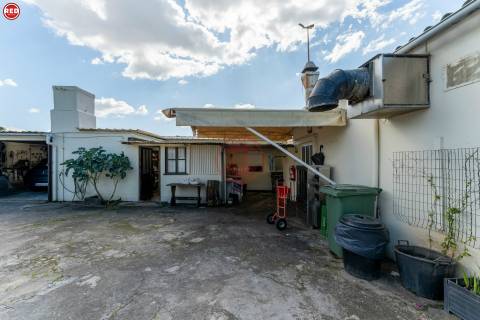 Restaurante para trespasse em frente à praia