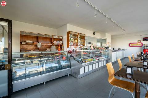 Confeitaria p/ trespasse em Canidelo