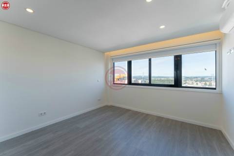 T2 Penthouse Rooftop c/ 2 lugares de garagem na Maia