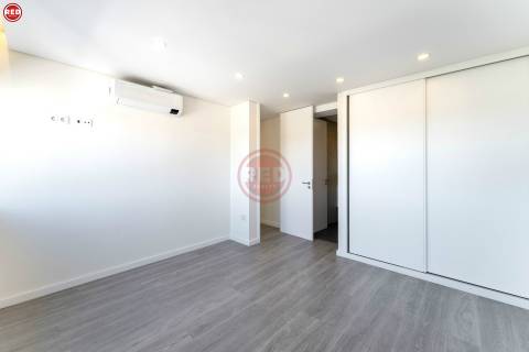 T2 Penthouse Rooftop c/ 2 lugares de garagem na Maia