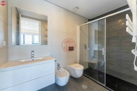 T2 Penthouse Rooftop c/ 2 lugares de garagem na Maia