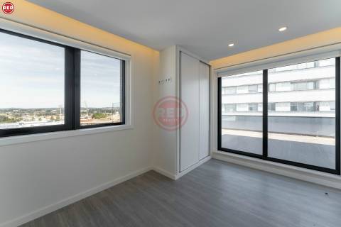 T2 Penthouse Rooftop c/ 2 lugares de garagem na Maia