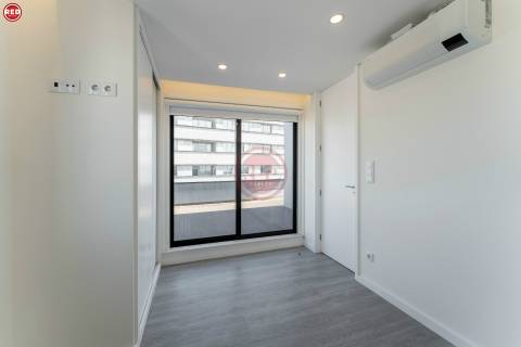 T2 Penthouse Rooftop c/ 2 lugares de garagem na Maia