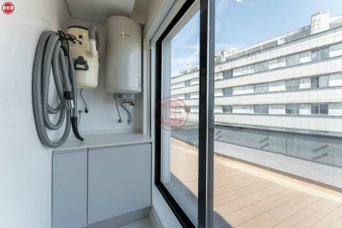 T2 Penthouse Rooftop c/ 2 lugares de garagem na Maia
