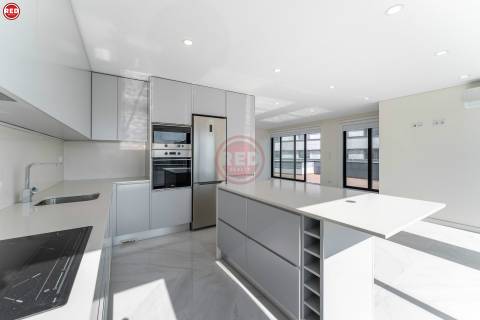 T2 Penthouse Rooftop c/ 2 lugares de garagem na Maia
