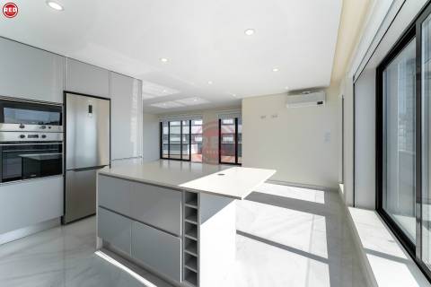 T2 Penthouse Rooftop c/ 2 lugares de garagem na Maia