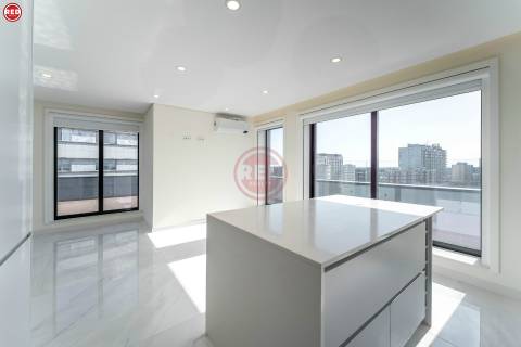 T2 Penthouse Rooftop c/ 2 lugares de garagem na Maia