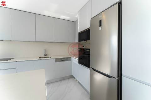 T2 Penthouse Rooftop c/ 2 lugares de garagem na Maia