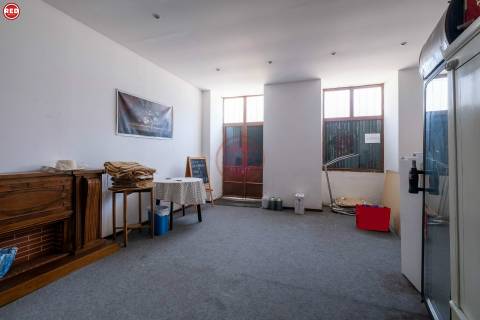 Confeitaria para trespasse em Santo Ovídio