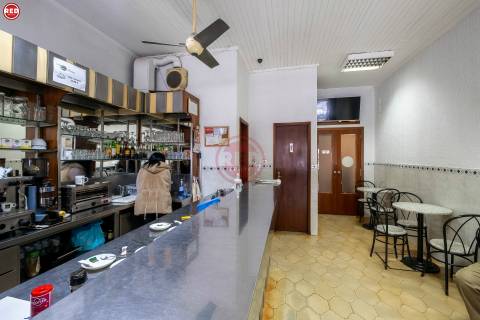 Confeitaria para trespasse em Santo Ovídio