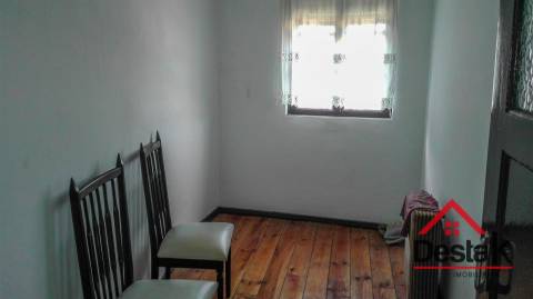 Moradia V2, Crescido Fataunços, Vouzela