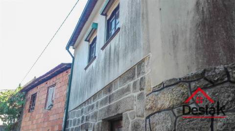 Moradia V2, Crescido Fataunços, Vouzela