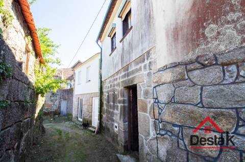 Moradia V2, Crescido Fataunços, Vouzela