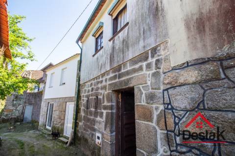 Moradia V2, Crescido Fataunços, Vouzela