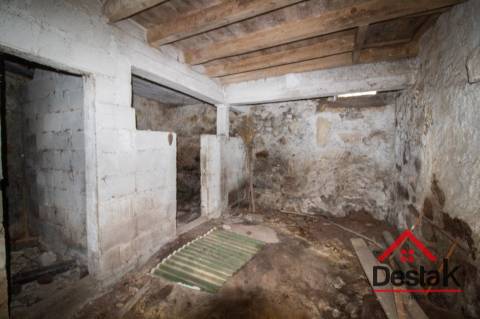 Moradia V2, Crescido Fataunços, Vouzela