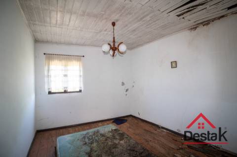 Moradia V2, Crescido Fataunços, Vouzela