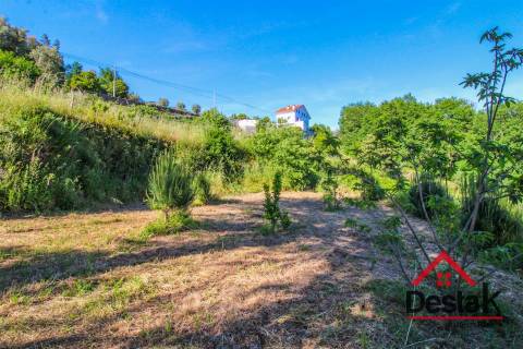 Terreno agrícola próximo à cidade de São Pedro do Sul