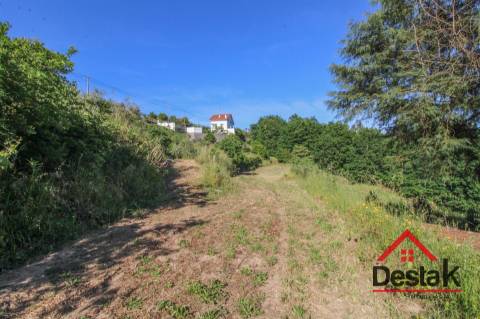 Terreno agrícola próximo à cidade de São Pedro do Sul