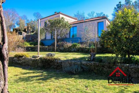 Quinta em Oliveira de Frades com ótima exposição solar