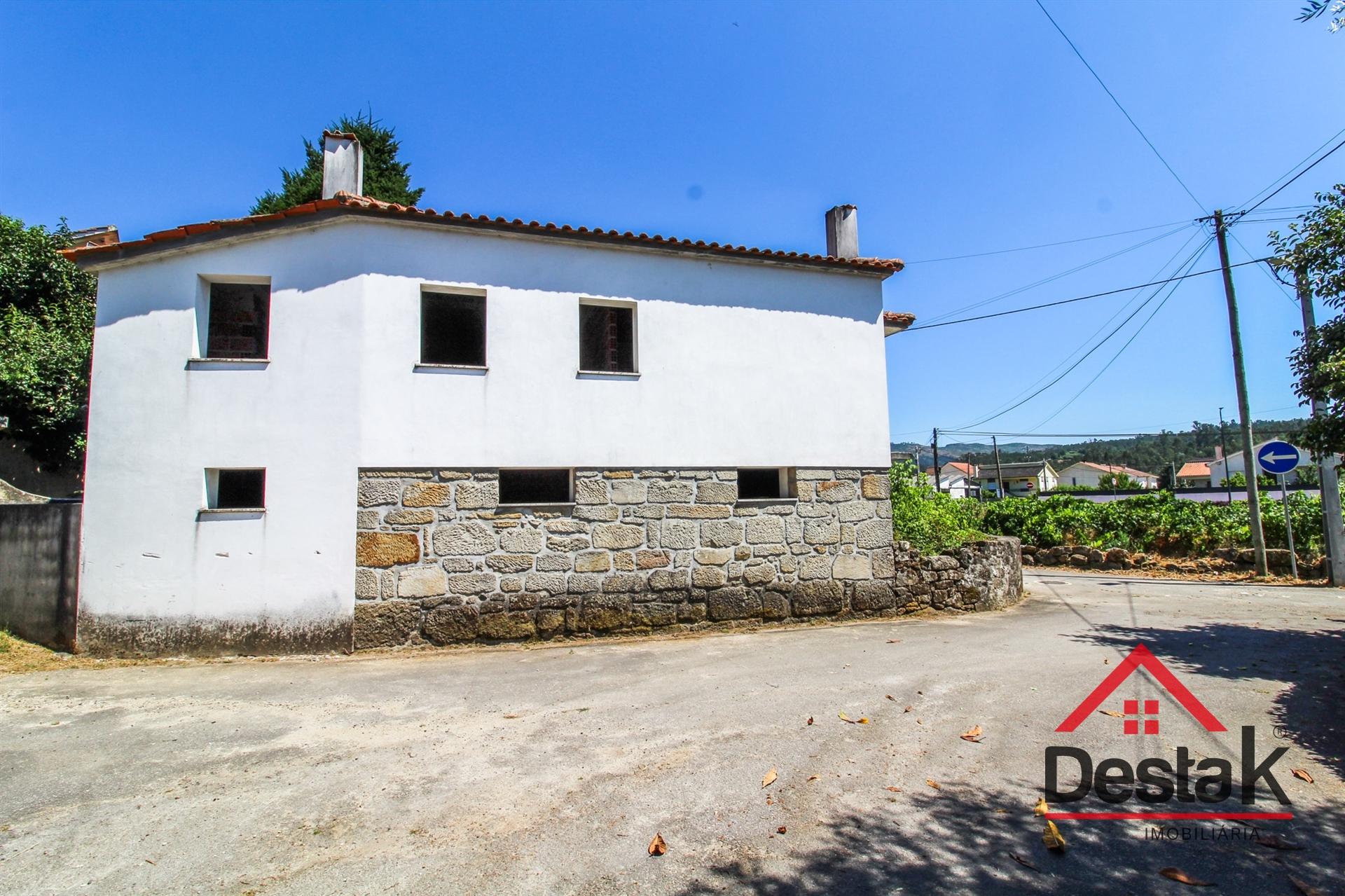 Moradia V2 localizada em Várzea, São Pedro do Sul