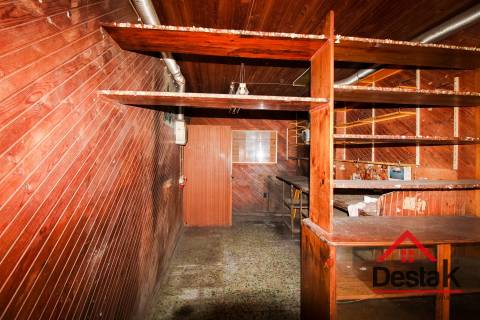 Prédio para remodelar sito no centro da acidade de São Pedro do Sul