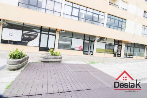 Loja para venda no centro de São Pedro do Sul