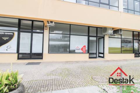 Loja para venda no centro de São Pedro do Sul