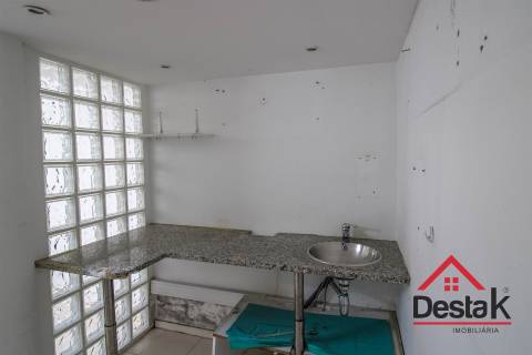 Loja comercial para venda no centro de Oliveira de Frades