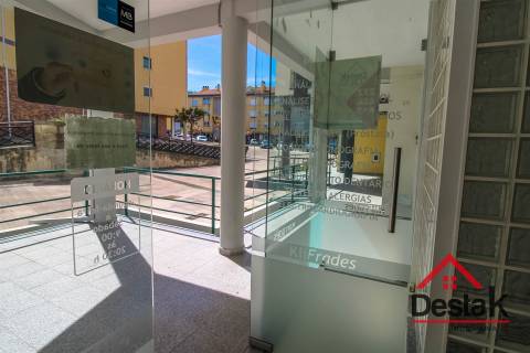 Loja comercial para venda no centro de Oliveira de Frades